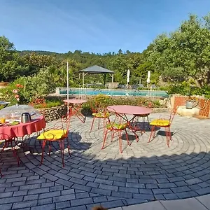 2* Couette-café Lou Viei Jas