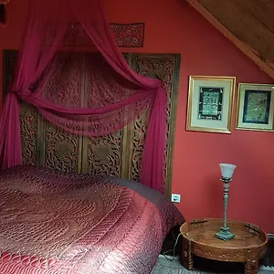 https://le-jardin-des-chenes.inbrittany.com